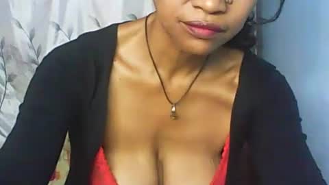 Snapshot of cute_moll chatting on February 25, 6:14 am murielle online show from February 25, 6:14 am