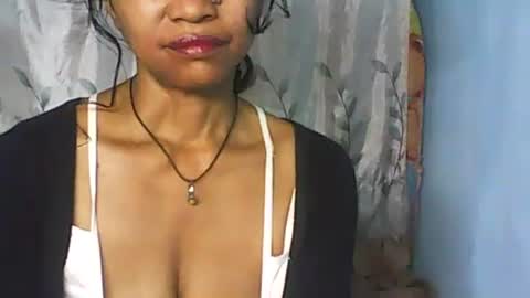 Snapshot of cute_moll chatting on March 8, 12:09 pm murielle online show from March 8, 12:09 pm