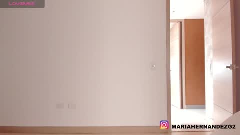 Snapshot of cute_molly18 chatting on December 17, 4:32 pm Maria online show from December 17, 4:32 pm