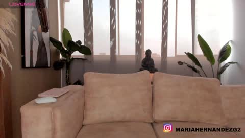 Snapshot of cute_molly18 chatting on December 18, 11:24 am Maria online show from December 18, 11:24 am