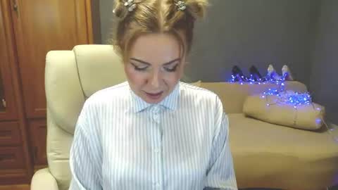 cute_phoenix online show from July 24, 5:22 pm