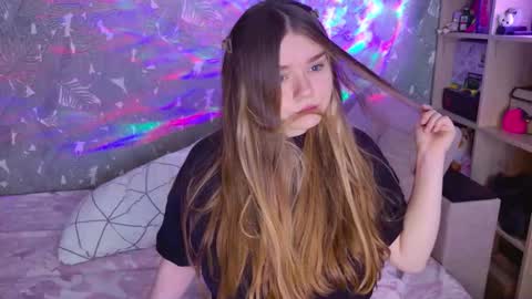 Snapshot of cute_pleasure chatting on January 31, 9:46 pm Aleksandra online show from January 31, 9:46 pm