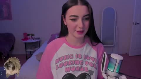 Snapshot of cute_redface_ chatting on December 12, 12:48 am Bb online show from December 12, 12:48 am