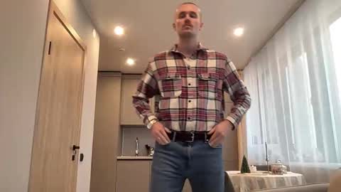 cute_skywalker online show from December 21, 9:49 am