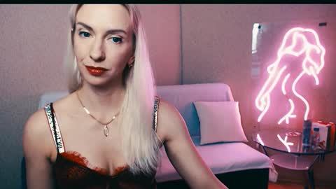 cute_smile_shy online show from November 1, 8:22 pm