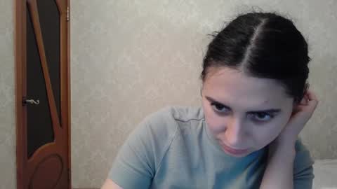 cute_strawberry_ online show from December 5, 6:33 pm