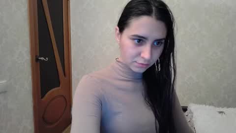 cute_strawberry_ online show from December 6, 3:00 pm