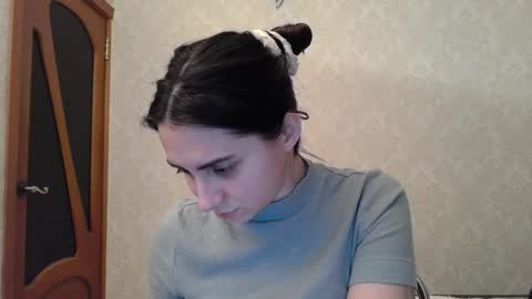 cute_strawberry_ online show from December 7, 2:35 pm