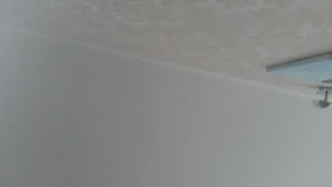 cute_strawberry_ online show from December 12, 10:56 am