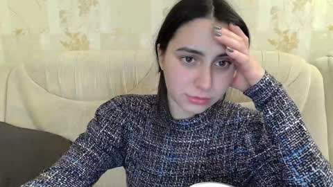 cute_strawberry_ online show from December 13, 6:27 pm
