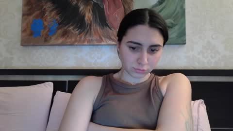 cute_strawberry_ online show from December 14, 6:41 pm
