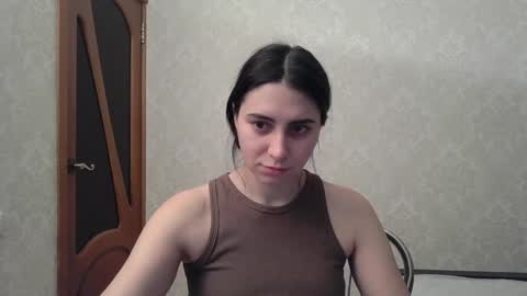 cute_strawberry_ online show from December 17, 4:56 am