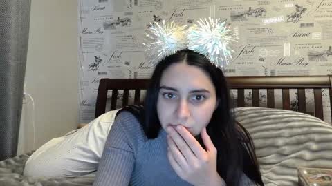 cute_strawberry_ online show from December 24, 9:28 am