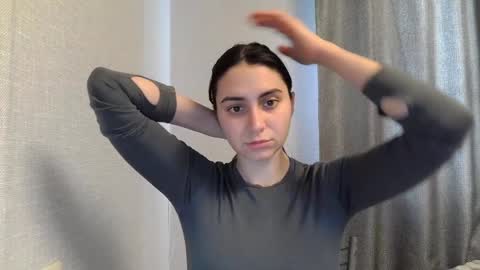 cute_strawberry_ online show from December 26, 10:16 am