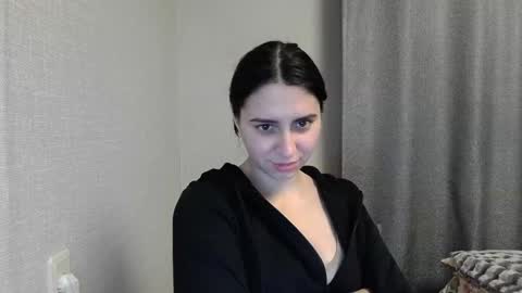 cute_strawberry_ online show from December 28, 7:33 pm