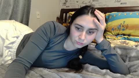 cute_strawberry_ online show from December 30, 8:36 pm