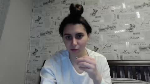 cute_strawberry_ online show from January 8, 10:04 am