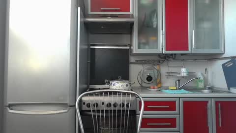 cute_strawberry_ online show from February 8, 7:48 am