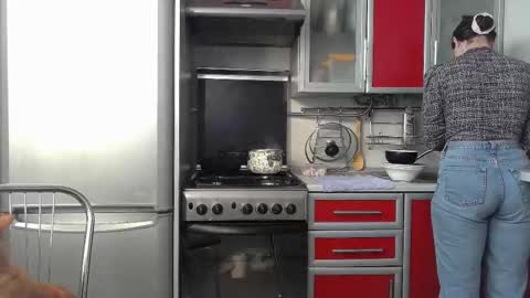cute_strawberry_ online show from February 13, 6:41 am