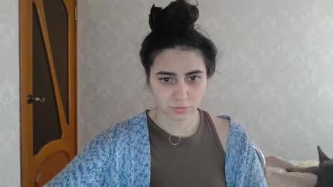 cute_strawberry_ online show from February 15, 7:38 am