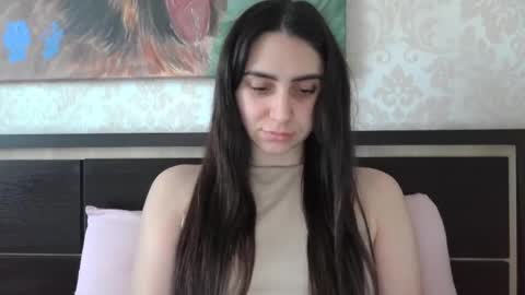 cute_strawberry_ online show from February 18, 2:16 pm