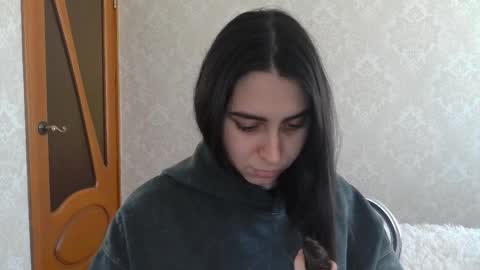 cute_strawberry_ online show from February 20, 12:47 pm