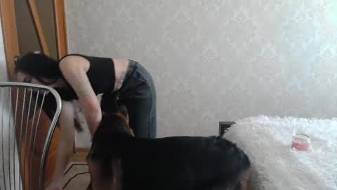 cute_strawberry_ online show from February 21, 12:17 pm