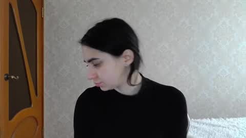 cute_strawberry_ online show from February 24, 7:33 am