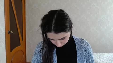 cute_strawberry_ online show from February 24, 12:05 pm