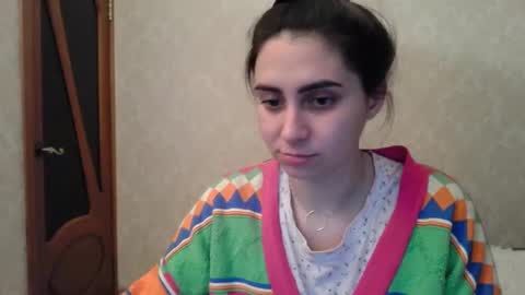 cute_strawberry_ online show from February 24, 5:42 pm