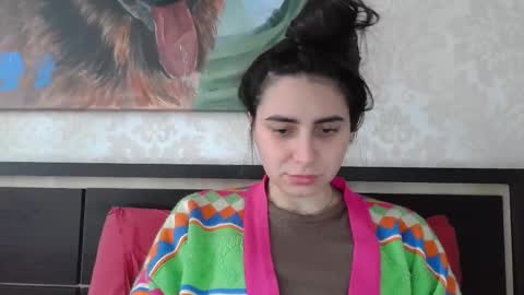 cute_strawberry_ online show from March 10, 12:59 pm