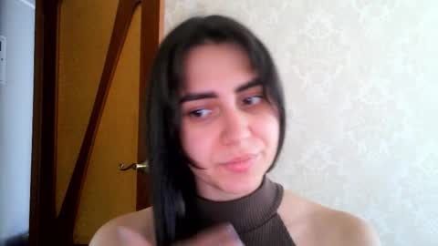 cute_strawberry_ online show from September 11, 7:30 am