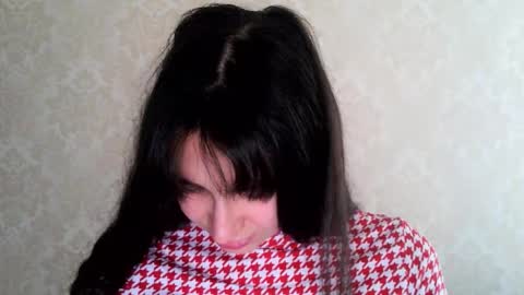 cute_strawberry_ online show from September 18, 8:16 am