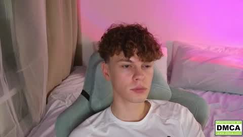 Snapshot of cute_thomas chatting on October 1, 6:25 pm Thomas - online show from October 1, 6:25 pm