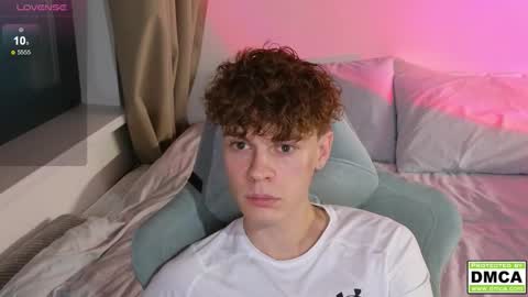 Snapshot of cute_thomas chatting on October 14, 6:52 pm Thomas - online show from October 14, 6:52 pm