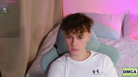 Snapshot of cute_thomas chatting on November 6, 6:09 pm Thomas - online show from November 6, 6:09 pm