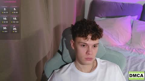 Snapshot of cute_thomas chatting on December 14, 3:39 pm Thomas - online show from December 14, 3:39 pm