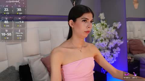 Snapshot of cutearii chatting on October 13, 8:42 pm CuteArii online show from October 13, 8:42 pm