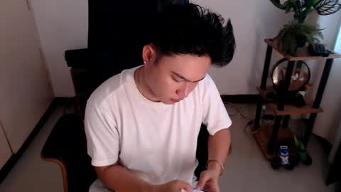 cuteasianlee online show from January 12, 6:40 am