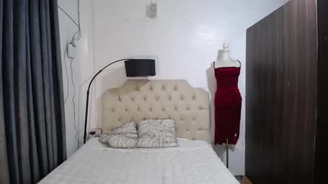 Snapshot of cutebadtgirl chatting on March 28, 6:18 pm MIKAY online show from March 28, 6:18 pm