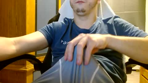 Cuteboy090 online show from June 22, 10:07 pm