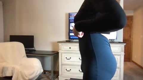 cutebutt_17 online show from January 4, 8:16 pm