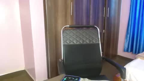 Snapshot of cutebuu chatting on November 2, 12:18 pm cutebuu online show from November 2, 12:18 pm