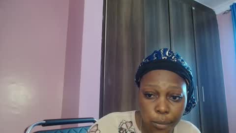 Snapshot of cutebuu chatting on November 4, 8:24 am cutebuu online show from November 4, 8:24 am