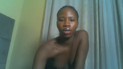 Snapshot of cuteebony16 chatting on June 3, 10:26 pm tawi online show from June 3, 10:26 pm