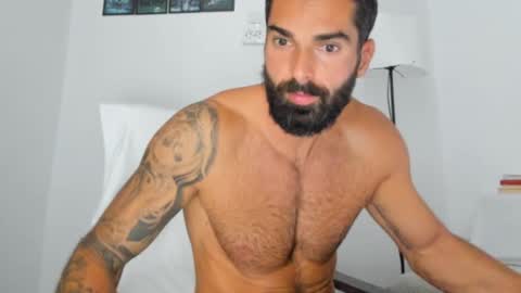 cuteeboy online show from September 15, 5:29 am