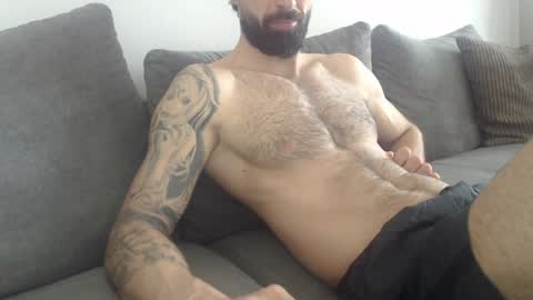 Snapshot of cuteeboy chatting on April 19, 8:02 am cuteeboy online show from April 19, 8:02 am