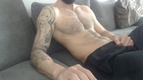 Snapshot of cuteeboy chatting on April 20, 6:05 am cuteeboy online show from April 20, 6:05 am