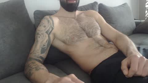 Snapshot of cuteeboy chatting on April 21, 5:47 am cuteeboy online show from April 21, 5:47 am