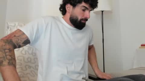 Snapshot of cuteeboy chatting on April 23, 12:29 pm cuteeboy online show from April 23, 12:29 pm